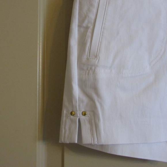Thalia Sodi White Shorts with Belt - Picture 3 of 7